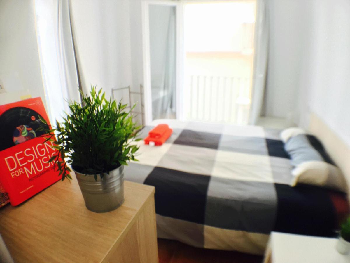 Centro + Wifi+ 2 Camas De Matrimonio +Playa Leilighet Cádiz Eksteriør bilde